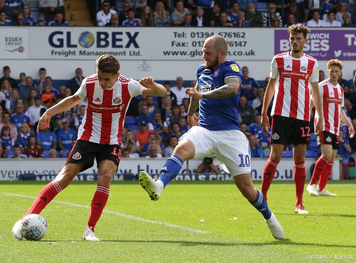 关于比利亚雷亚尔主场失利，球队状态下滑的信息