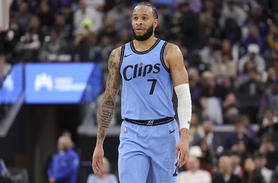 快船大胜公牛,取得四连胜 快船大胜公牛,取得四连胜