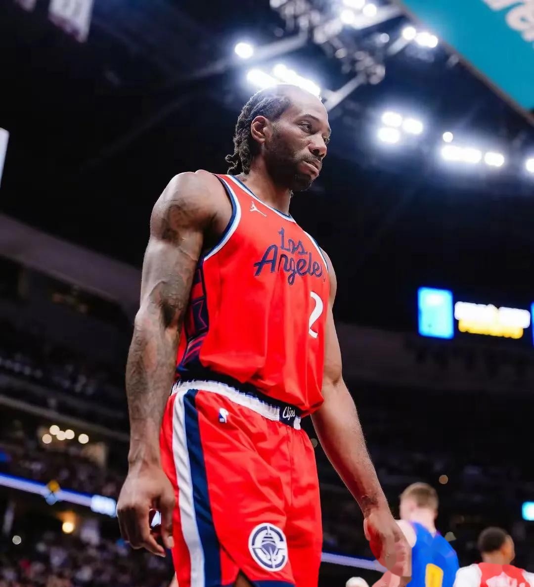 快船击败凯尔特人，莱昂纳德独揽30分