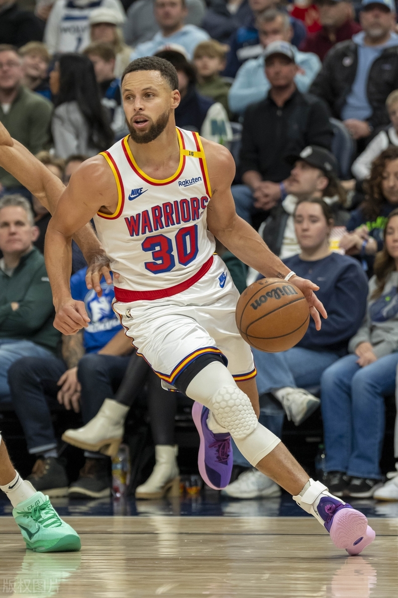 勇士主帅科尔：库里状态火热，是最佳球员之一