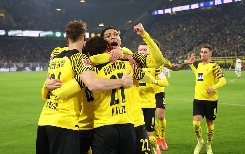 多特蒙德豪取三分,冲刺德国联赛榜首 多特蒙德豪取三分,冲刺德国联赛榜首