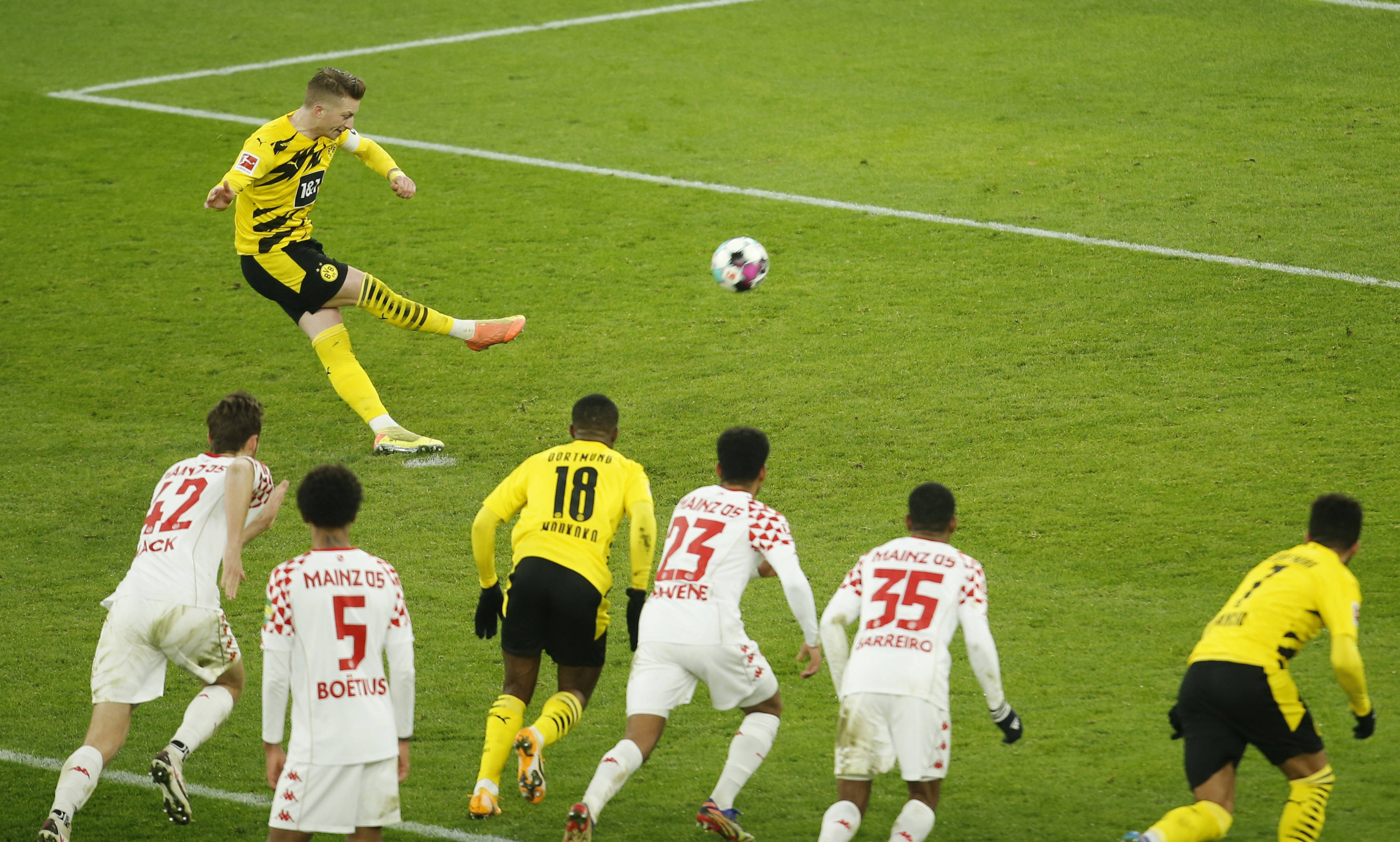 多特蒙德豪取三分,冲刺德国联赛榜首 多特蒙德豪取三分,冲刺德国联赛榜首