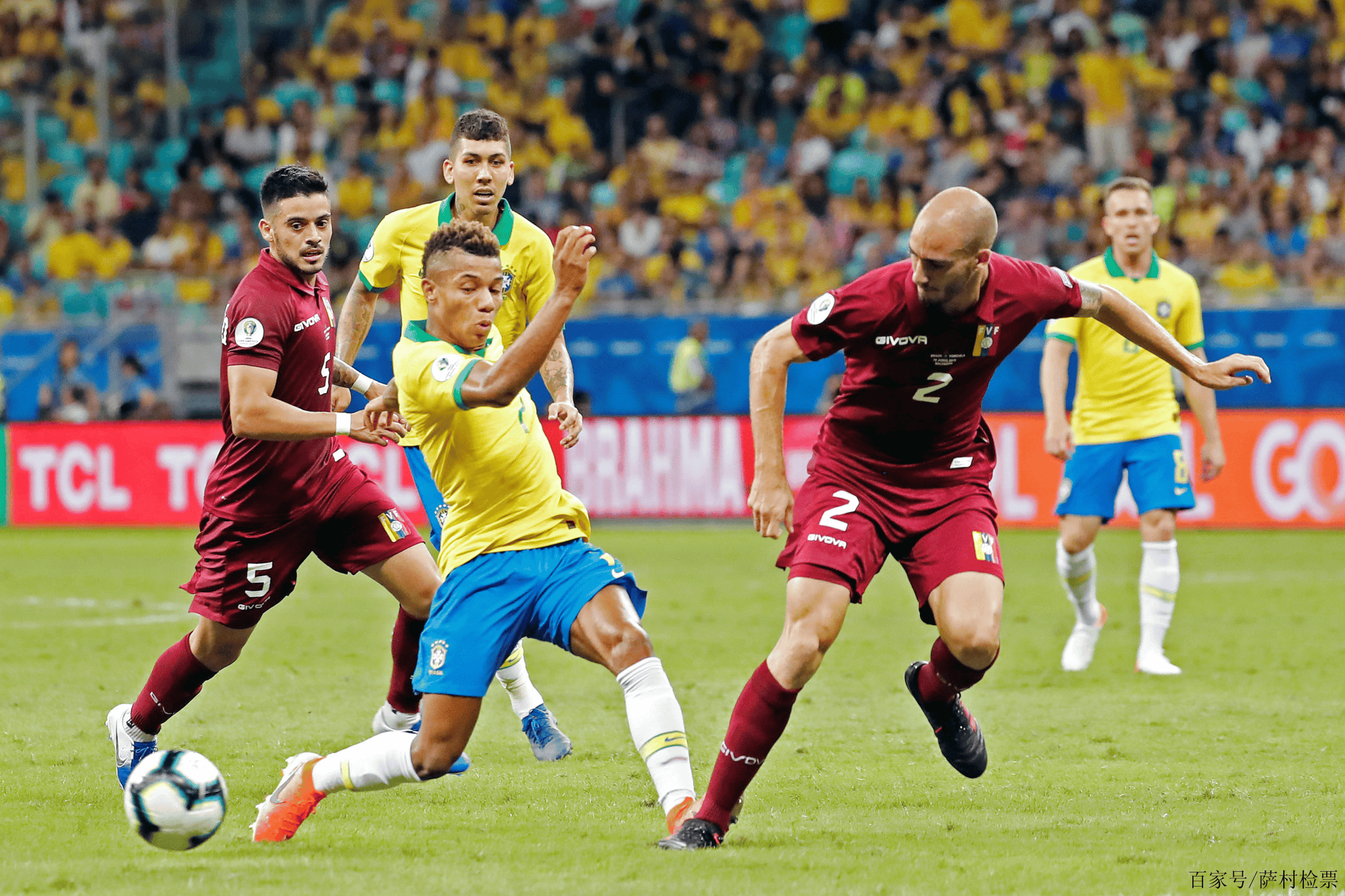 加拿大队在比赛中斩获胜利，傲视群雄