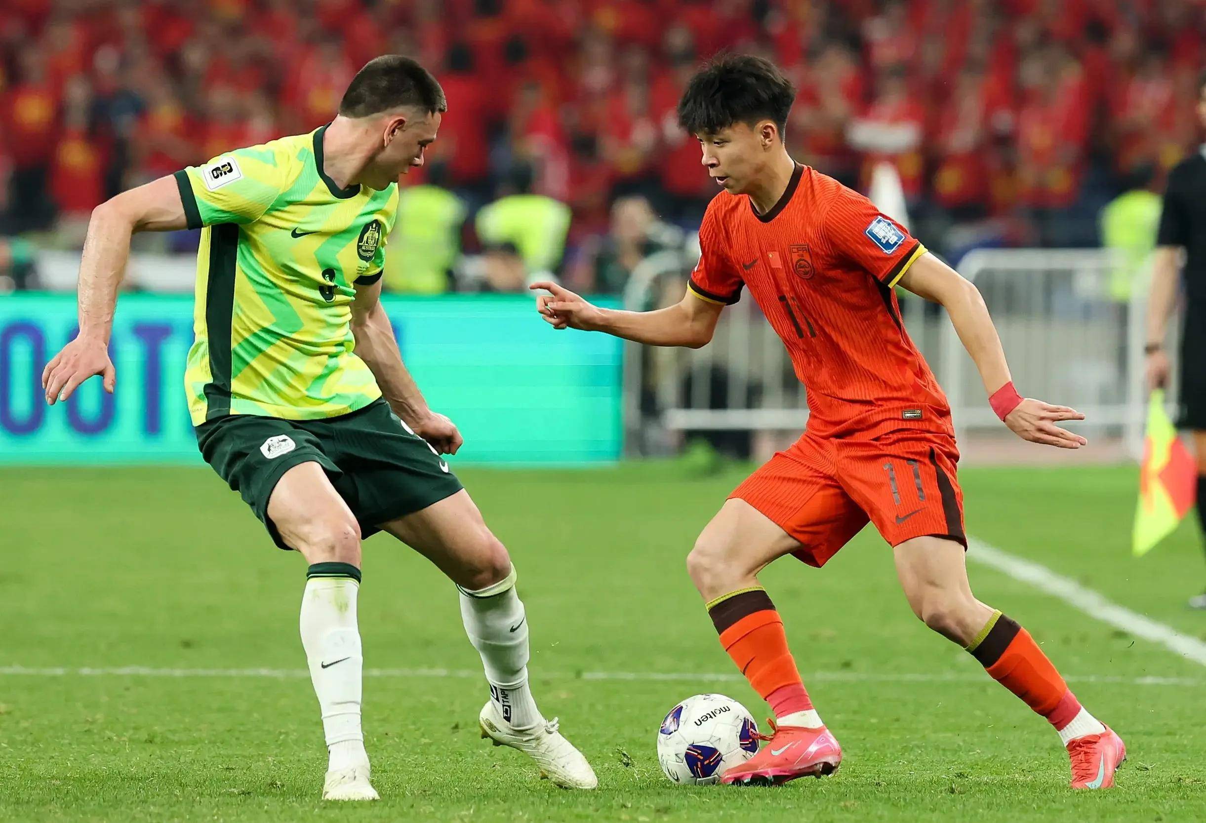 中超比赛频频受外界干扰,影响球员发挥的简单介绍 中超比赛频频受外界干扰,影响球员发挥的简单介绍